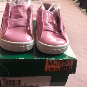 Pink pumas